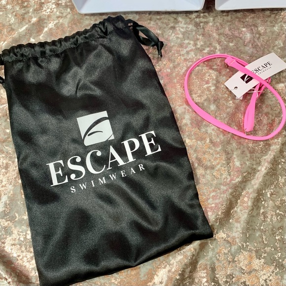 🆕Escape Julia Pink Bikini - Picture 9 of 9